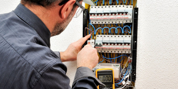 Panne électrique : que faire en cas de coupure soudaine ? - Lumevo