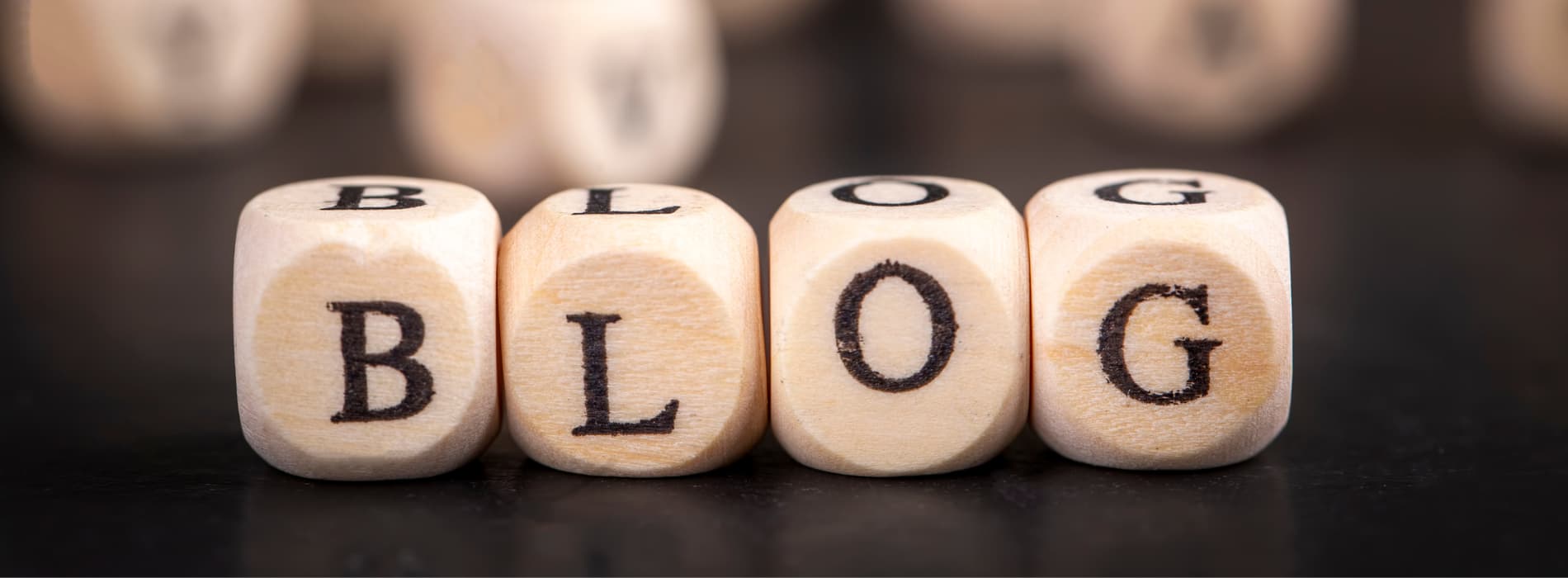 4 dee ou il y a une lettre chacune pour définir le mot blog