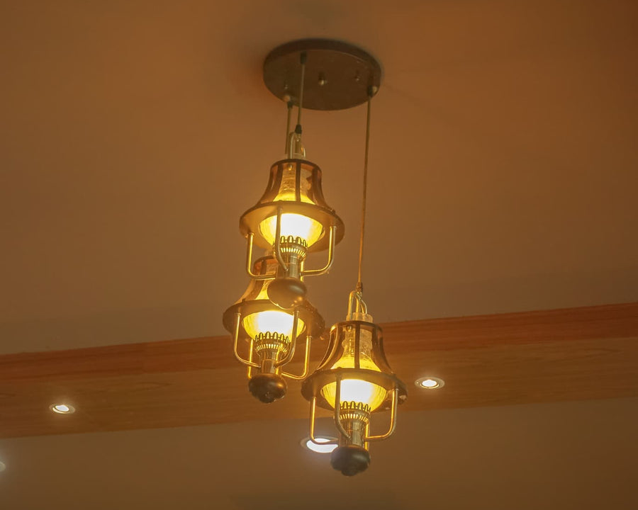Luminaire, insolite fixé au plafond
