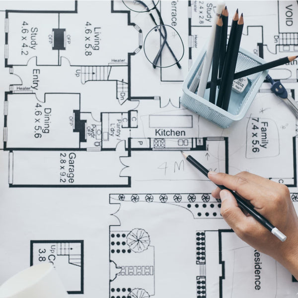Plan électrique avec un crayon à papier
