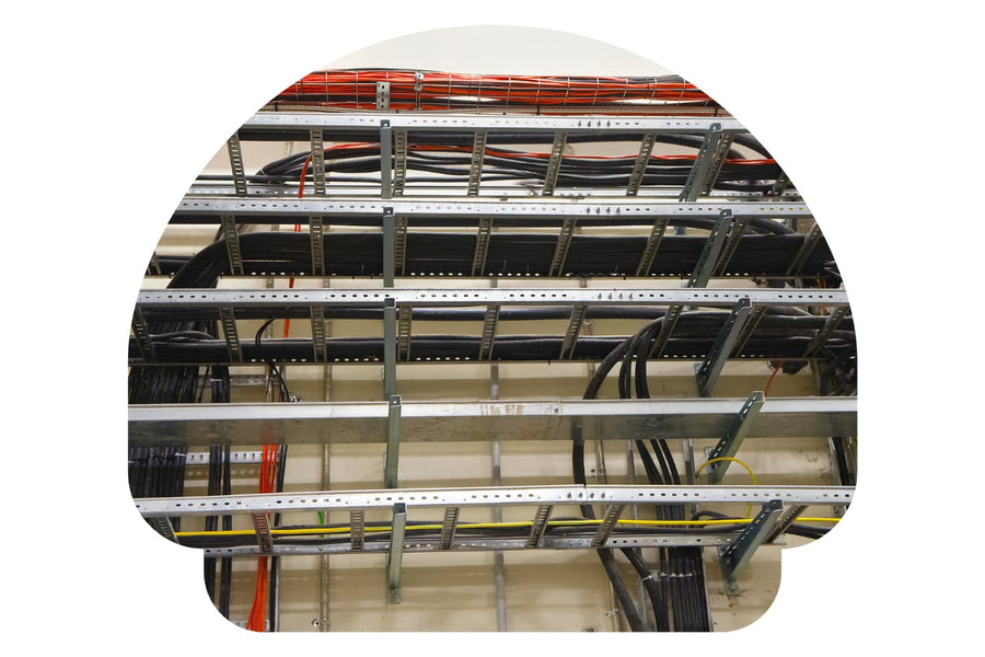 Plusieurs chemins de cables