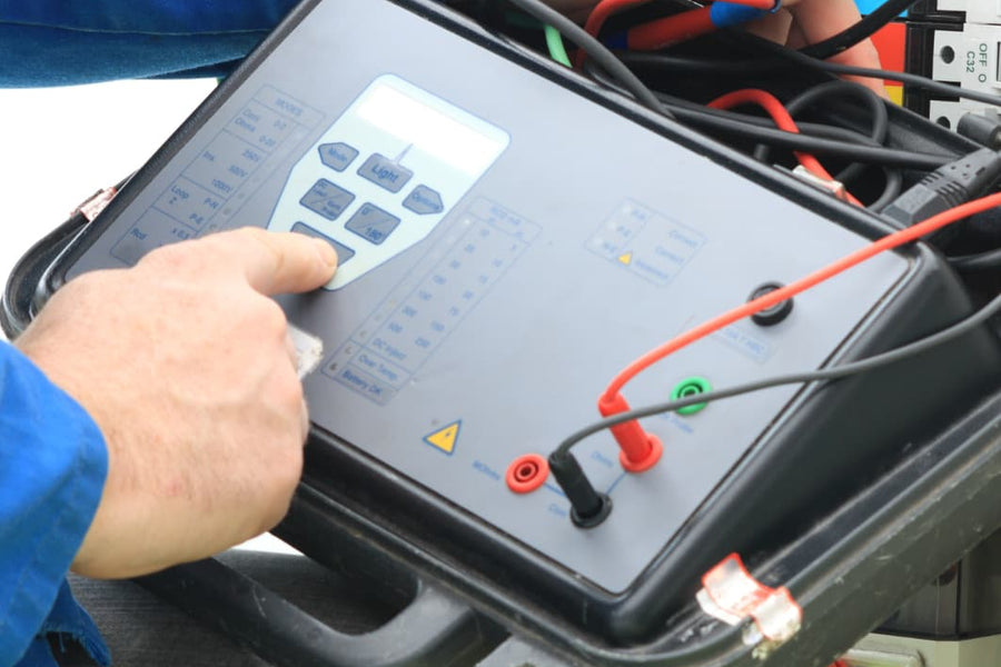 Un gros testeur électrique